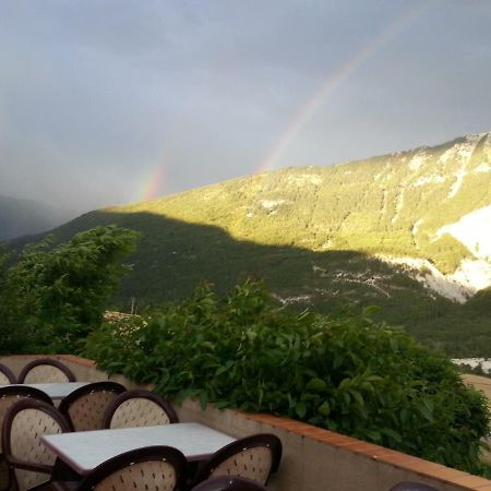 Mas Du Colombier Bed & Breakfast Saint-Andre-les-Alpes Exterior photo